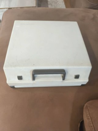 Máquina de escribir Olympia Traveller de Luxe