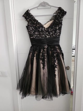 Vestido de fiesta negro y beige