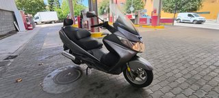 Suzuki Burgman 250 - 2006 negociable