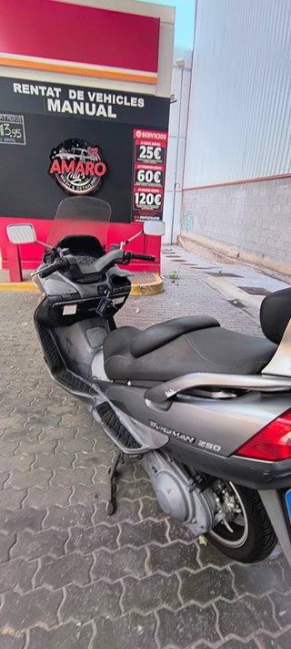 Suzuki Burgman 250 - 2006 negociable