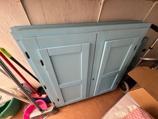 Ventanas azul madera 1m x 1m