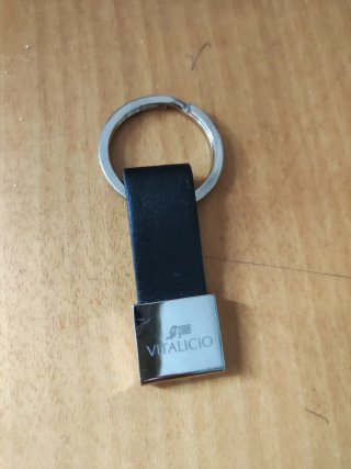 Llavero Vitalicio Negro y Plateado