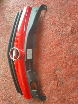 Rejilla frontal Opel astra H roja y negra