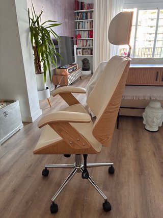 Silla de oficina madera y polipiel crudo