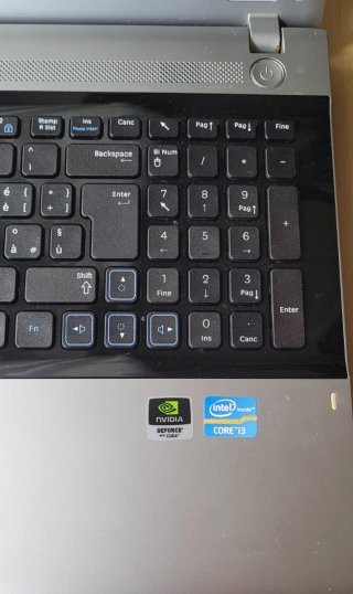 Samsung RV520 i3 SSD Windows 11 Pro