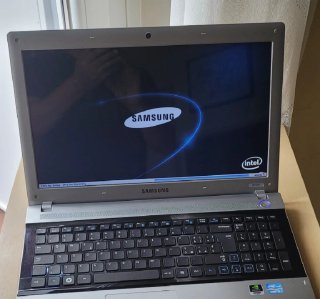 Samsung RV520 i3 SSD Windows 11 Pro