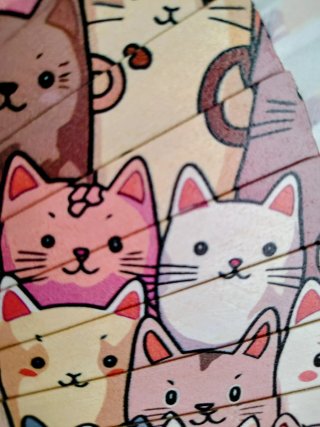 Abanico con gatitos alegres de colores