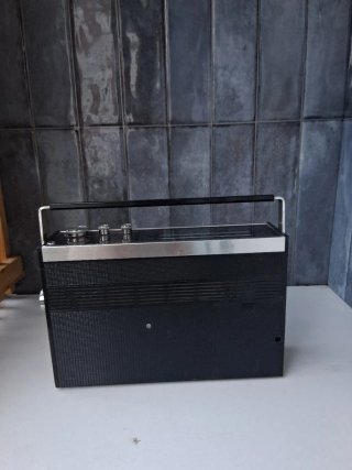 Radio Sanyo Antigua Negra y Marrón