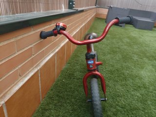 Bicicleta sin pedales Chicco First Bike Roja