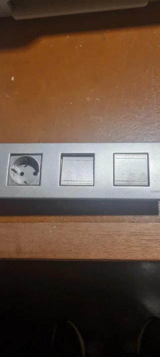 Enchufe de pared empotrable