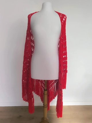 Chal tejido rojo con flecos