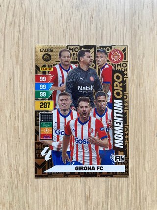 Cromo Momentum Oro Girona FC Adrenalyn XL 23/24