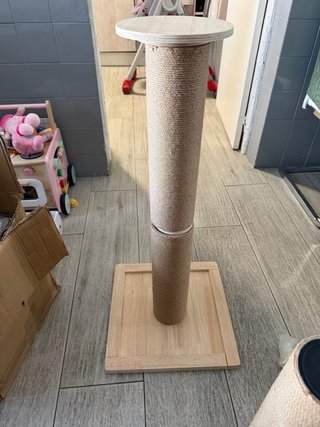 Rascador para gatos de sisal y madera