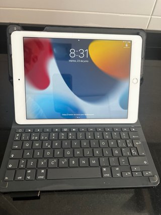 iPad Air 2 64GB + Funda Teclado Logitech