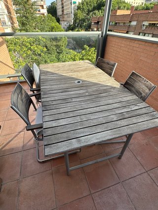 Conjunto mesa y sillas de jardín