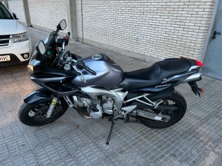 Yamaha FZ6 Fazer Negra/Gris