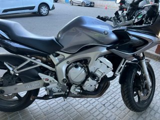 Yamaha FZ6 Fazer Negra/Gris