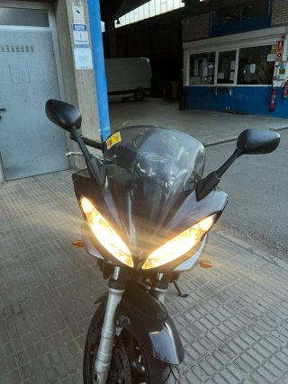 Yamaha FZ6 Fazer Negra/Gris