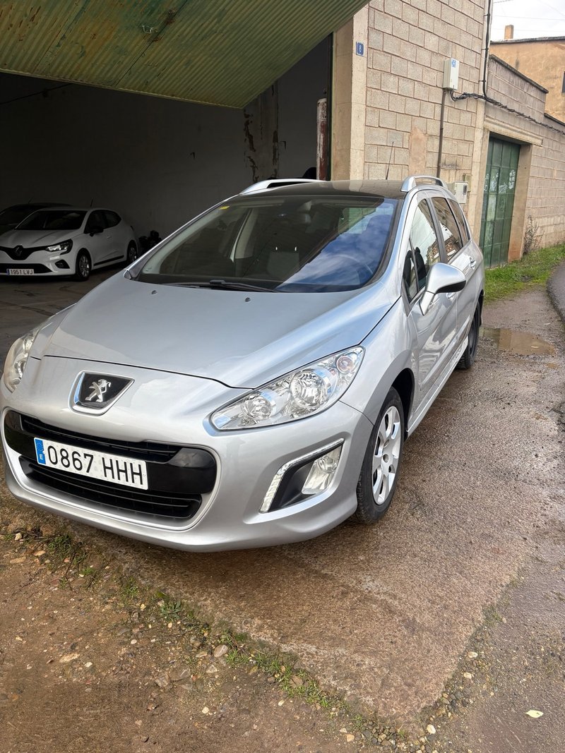 Peugeot 308 2013 - foto 1