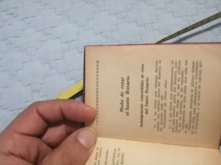 Antiguo librito de oraciones del cristiano