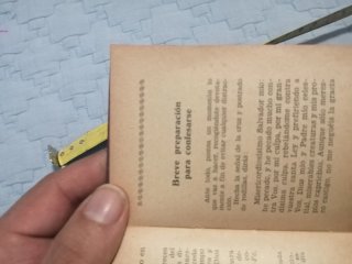 Antiguo librito de oraciones del cristiano