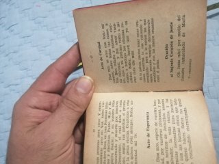 Antiguo librito de oraciones del cristiano