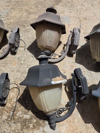 Farol exterior negro metal y plastico