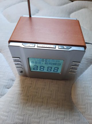 Radio despertador digital madera