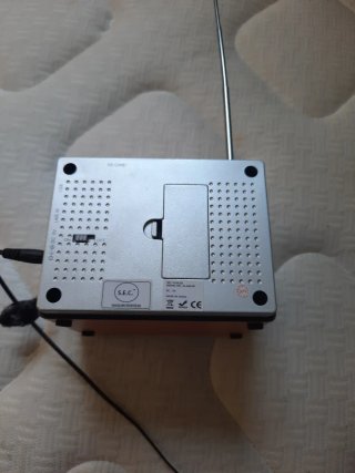 Radio despertador digital madera