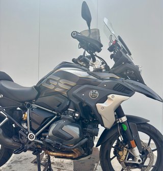 BMW R 1250 GS Exclusive Negra y Dorada