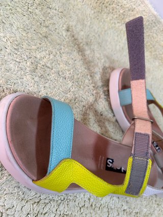 Sandalias Wonders Piel Plata, Turquesa y Amarillo