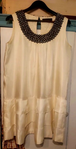 Vestido fiesta marfil con pedrería
