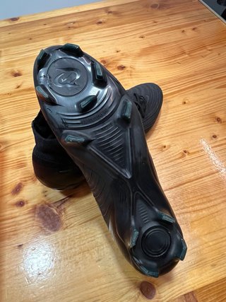 Botas de fútbol Nike negras