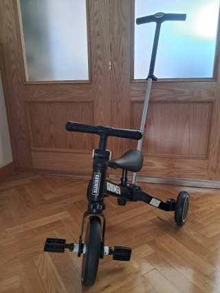Triciclo KORIMEFA negro con manillar