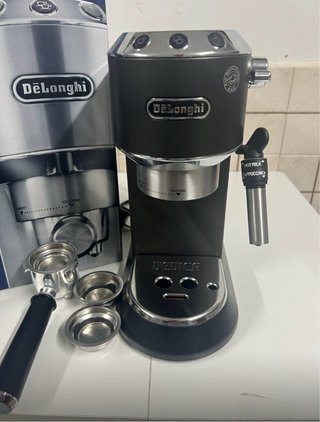 Cafetera Delonghi Dedica