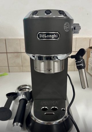Cafetera Delonghi Dedica