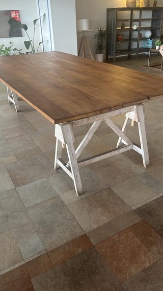 Mesa de madera grande rústica