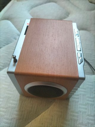 Radio Despertador Cubo Madera y Plata