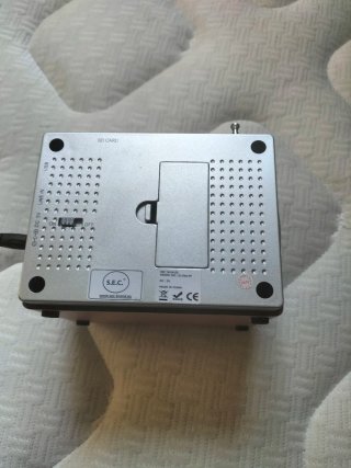 Radio Despertador Cubo Madera y Plata