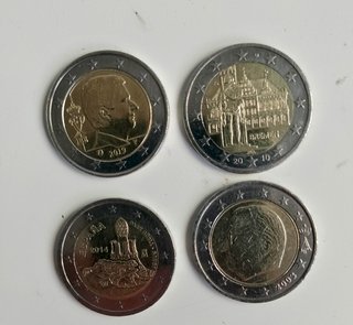 Lote de 12 monedas 2€
