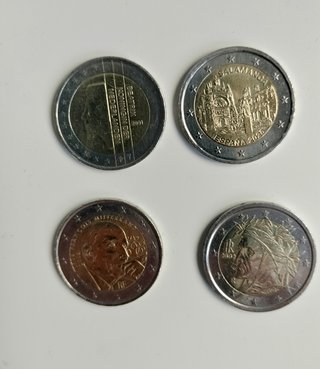 Lote de 12 monedas 2€