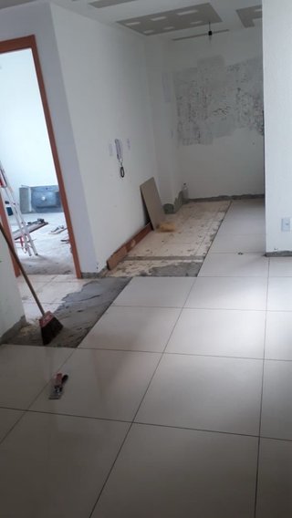 Solador y alicatador profesional tarima laminado