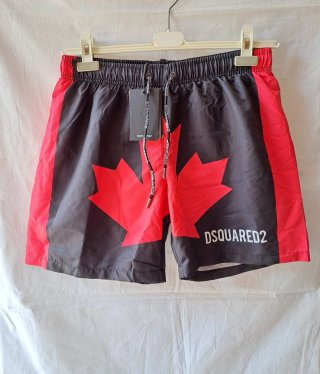 Short Dsquared2 nero e rosso con stampa