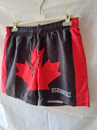 Short Dsquared2 nero e rosso con stampa