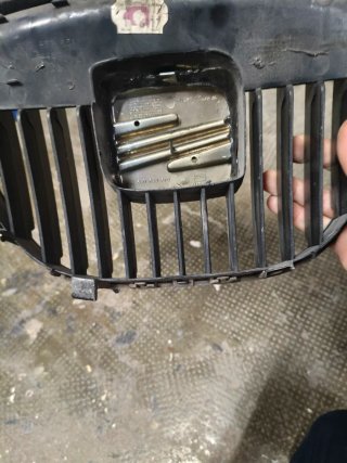 Parrilla Seat Ibiza 6L
