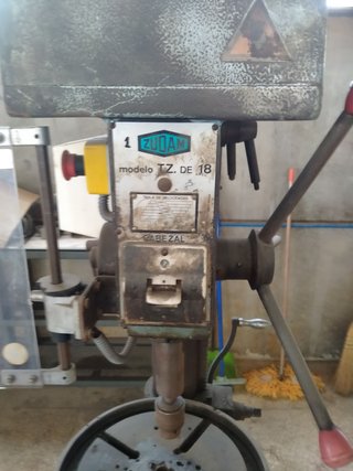 Taladro de pie marca Zudan TZ 18