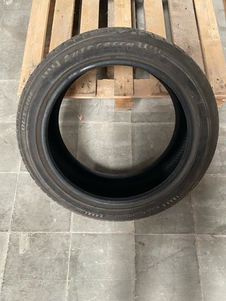Neumático casi nuevo