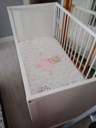 Cuna de bebé blanca ikea