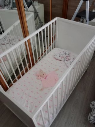 Cuna de bebé blanca ikea
