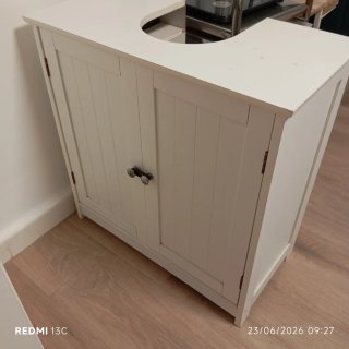 Mueble de lavabo de madera y plástico